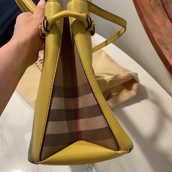 Burberry purse - Picture 5 of 7